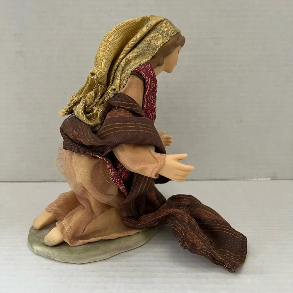 Members Mark Nativity Replacement Mary - Picture 12 of 15